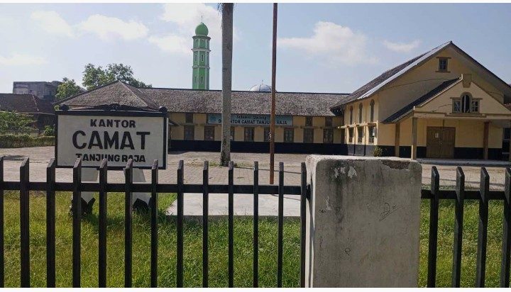 Woww Diduga Camat Tanjung Raja Melanggar PP Nomor 94 Tahun 2021 Tentang Disiplin PNS/ASN ini